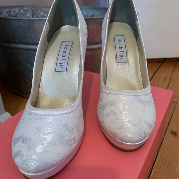 White lace shoes - Picture 4 of 5